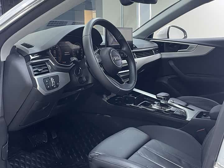 Фото 2 - Audi A5