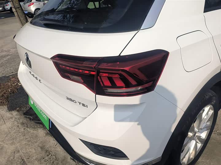 Фото 8 - Volkswagen T-Roc