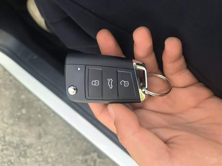 Фото 9 - Volkswagen T-Roc