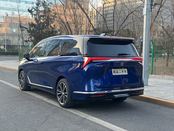 Фото 5 - Buick GL8 Hybrid