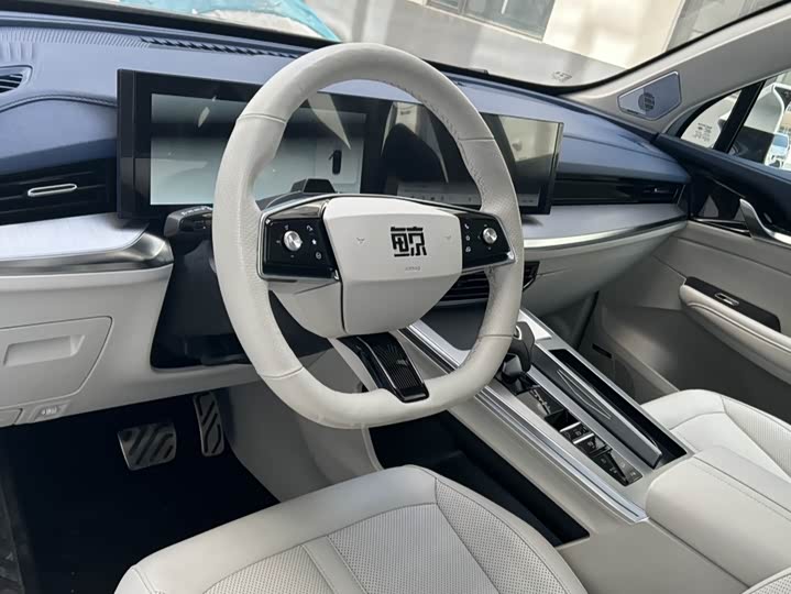 Фото 2 - Roewe Whale