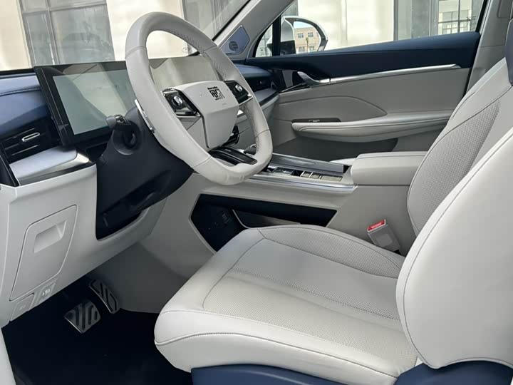 Фото 3 - Roewe Whale