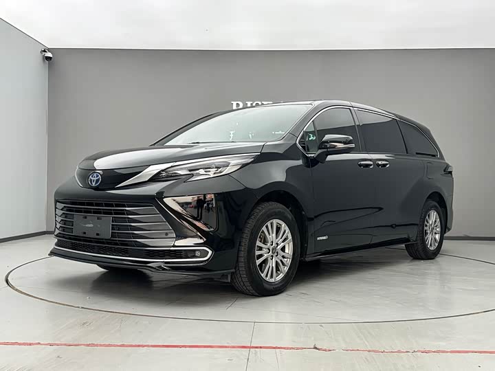 Фото 1 - Toyota Sienna