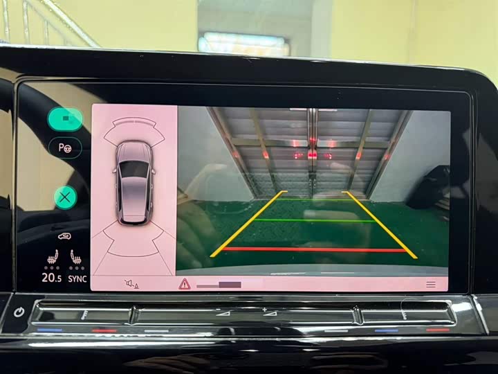 Фото 8 - Volkswagen Golf