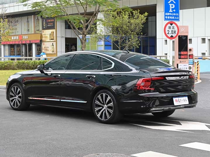 Фото 3 - Volvo S90