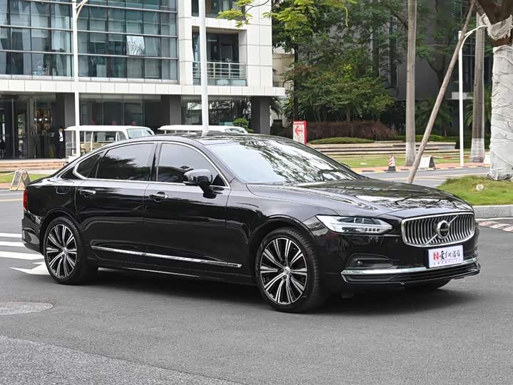 Фото 7 - Volvo S90