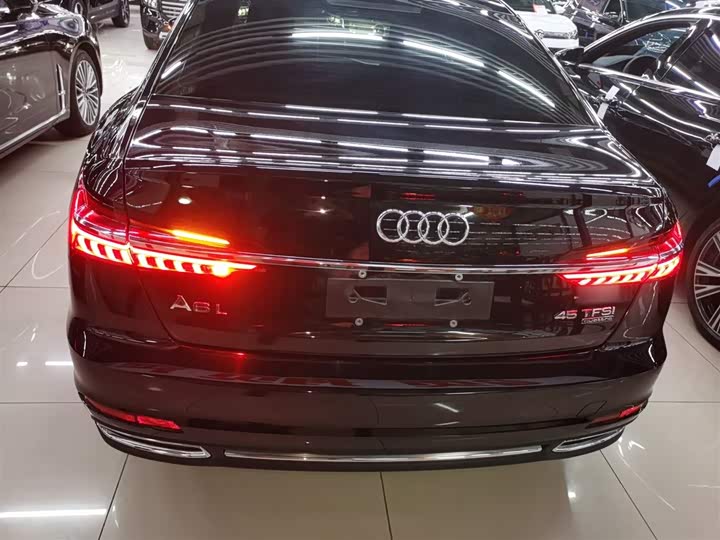 Фото 6 - Audi A6L