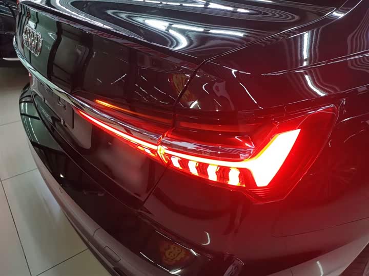 Фото 8 - Audi A6L