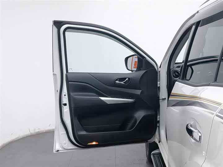 Фото 8 - Nissan Terra