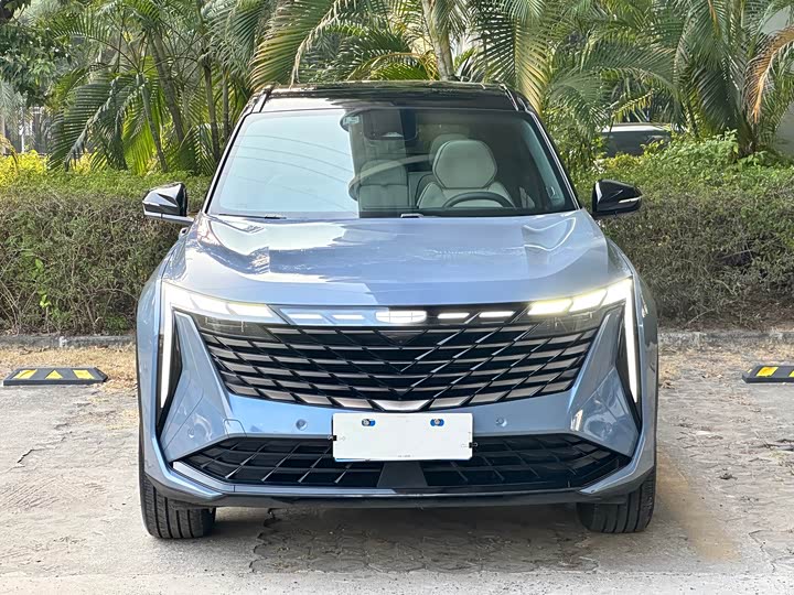 Фото 2 - Geely Atlas L