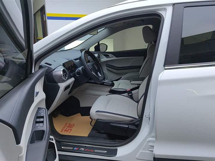 Фото 9 - BYD Yuan Pro