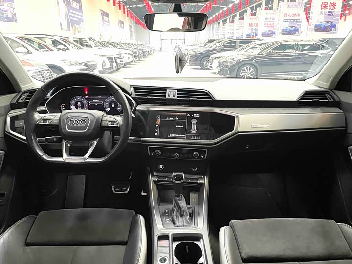 Фото 6 - Audi Q3