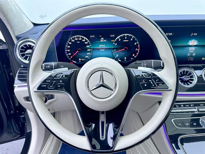 Фото 8 - Mercedes-Benz E-Class