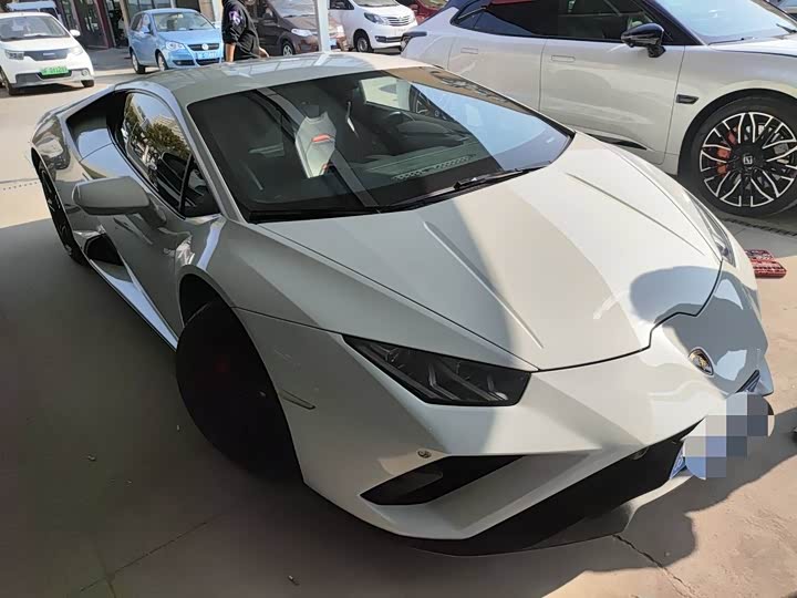 Фото 2 - Lamborghini Huracán