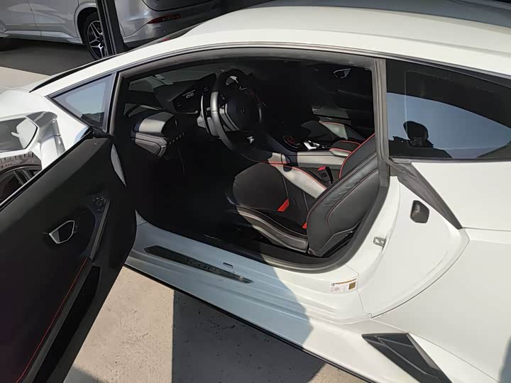 Фото 4 - Lamborghini Huracán