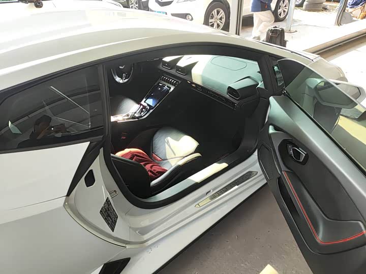 Фото 5 - Lamborghini Huracán