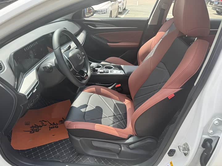 Фото 8 - Changan Eado Plus