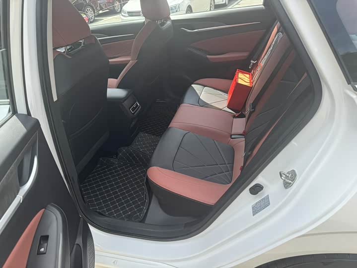 Фото 9 - Changan Eado Plus