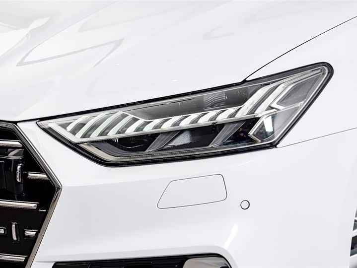 Фото 4 - Audi A7L