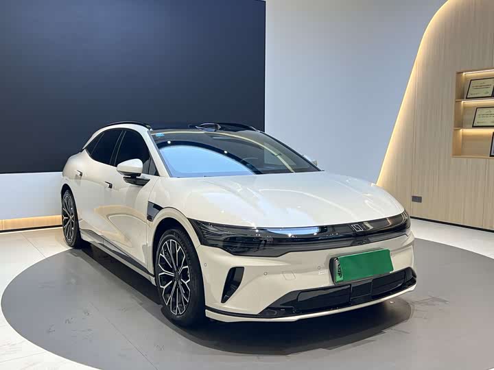 Фото 3 - Zeekr 007 GT