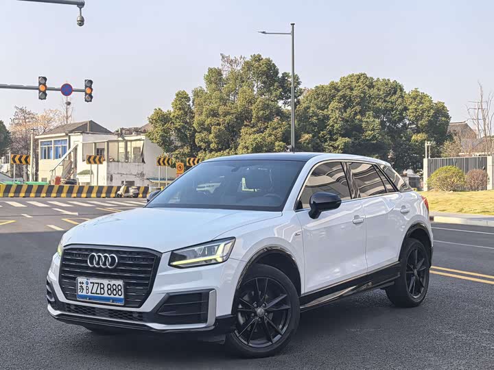 Фото 1 - Audi Q2L