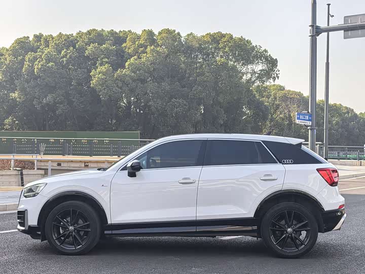 Фото 8 - Audi Q2L