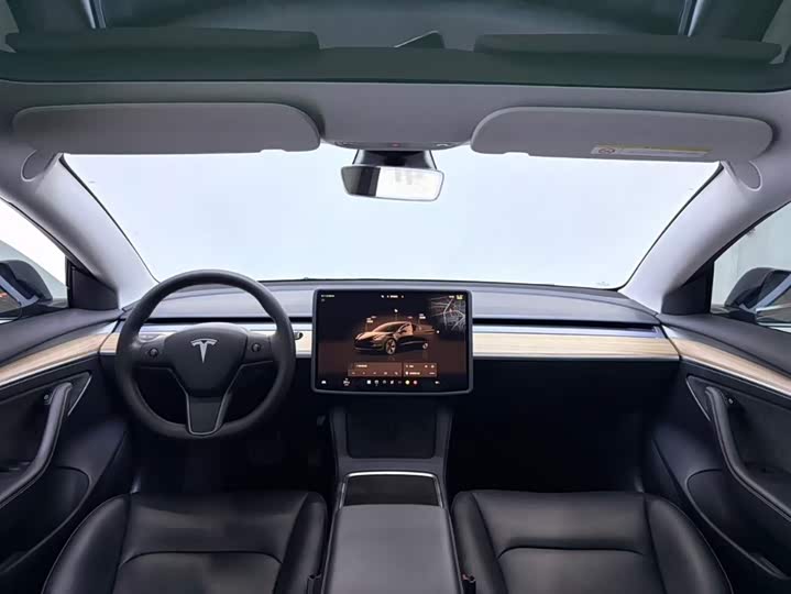 Фото 5 - Tesla Model 3