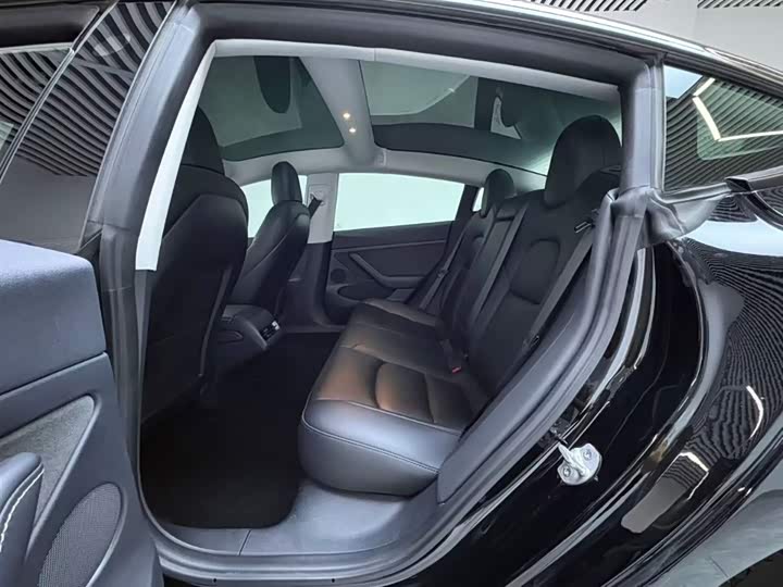 Фото 6 - Tesla Model 3