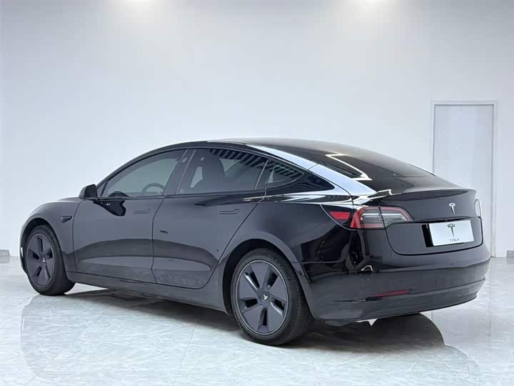 Фото 7 - Tesla Model 3