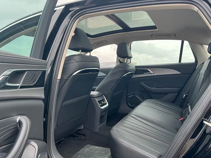 Фото 9 - Hongqi H5