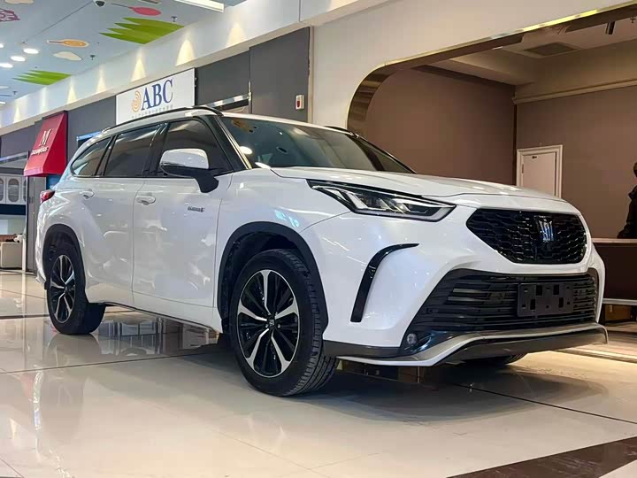 Фото 3 - Toyota Crown Kluger