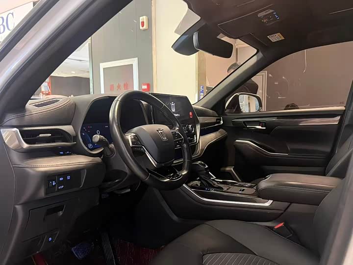 Фото 4 - Toyota Crown Kluger