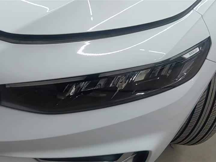 Фото 5 - Geely Preface