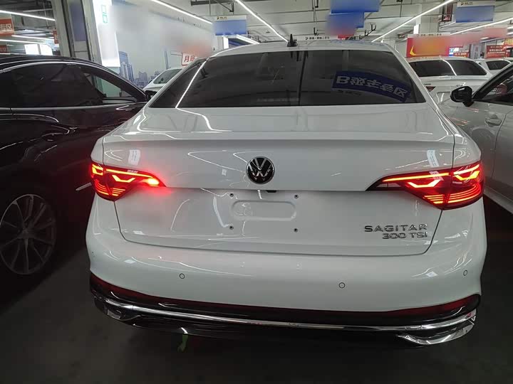 Фото 6 - Volkswagen Sagitar L