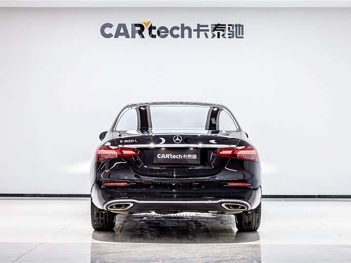 Фото 5 - Mercedes-Benz E-Class