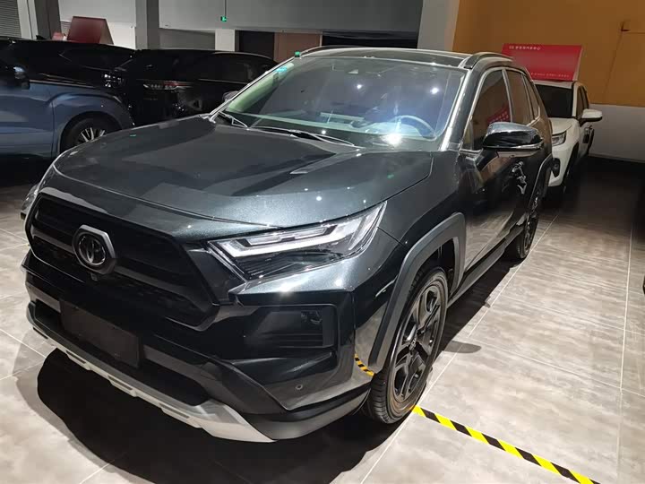 Фото 2 - Toyota RAV4