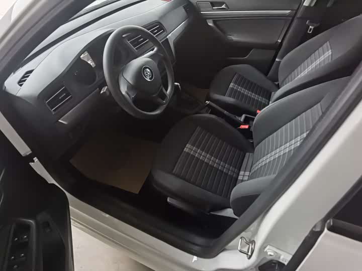 Фото 6 - Volkswagen Lavida