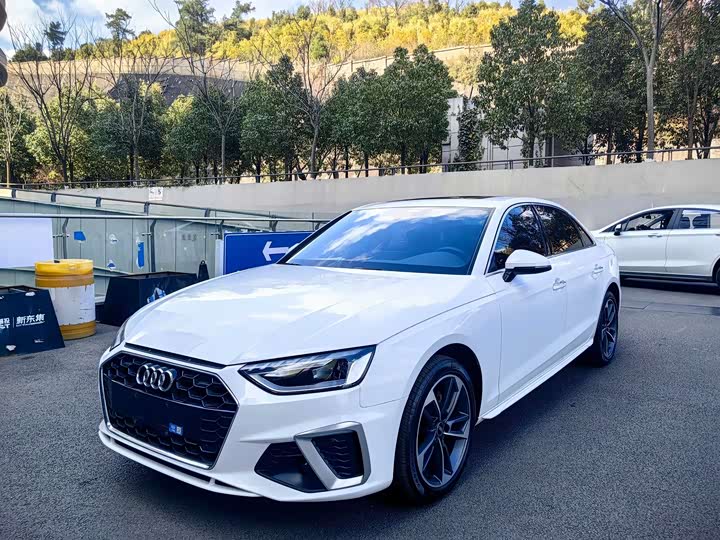 Фото 1 - Audi A4L