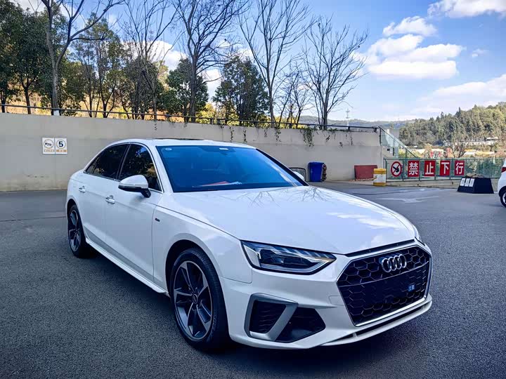 Фото 3 - Audi A4L