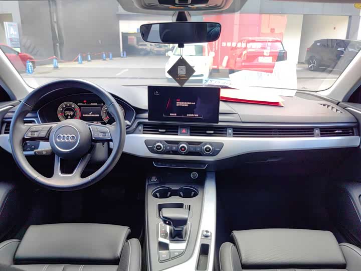Фото 6 - Audi A4L