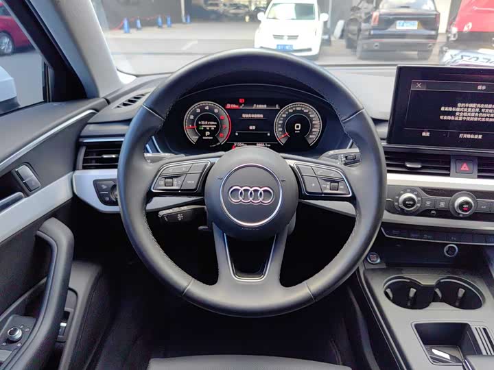 Фото 7 - Audi A4L