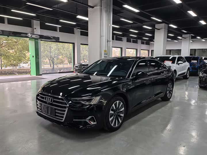 Фото 1 - Audi A6L