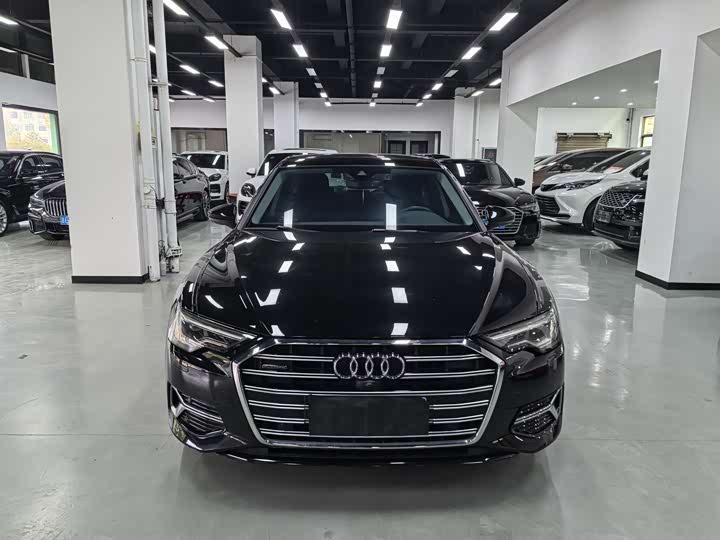 Фото 2 - Audi A6L