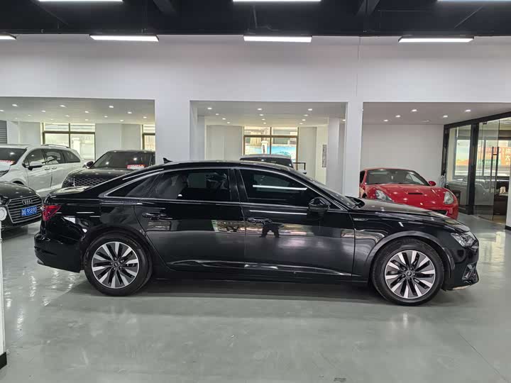 Фото 4 - Audi A6L