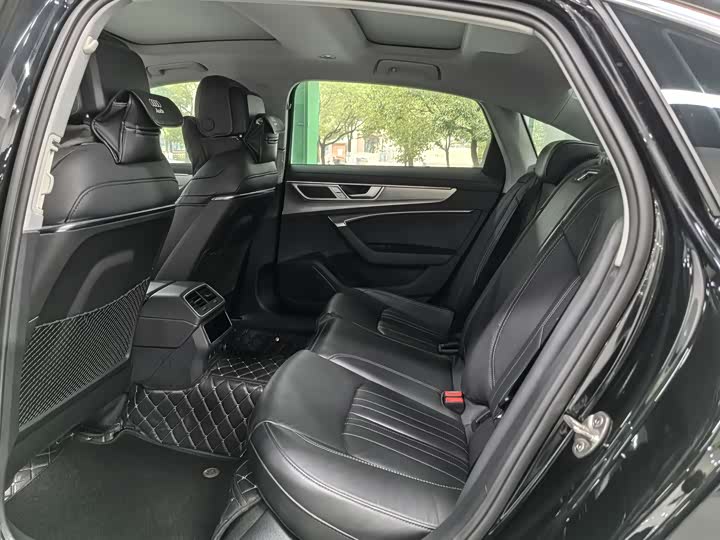 Фото 9 - Audi A6L