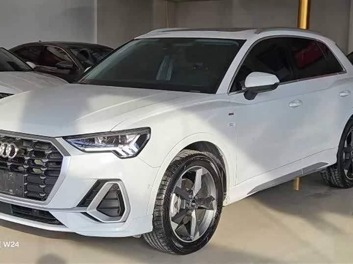 Фото 2 - Audi Q3