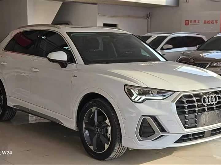 Фото 3 - Audi Q3