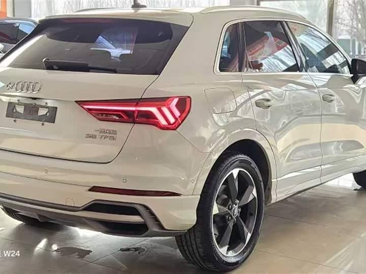 Фото 6 - Audi Q3