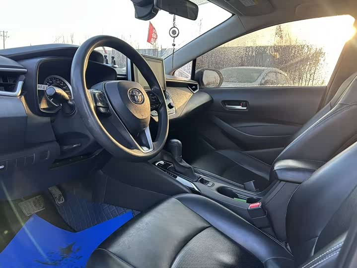 Фото 4 - Toyota Corolla