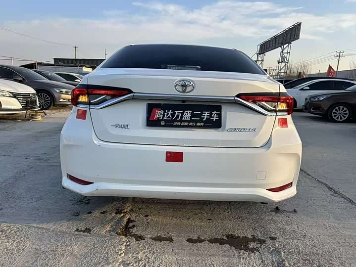 Фото 8 - Toyota Corolla